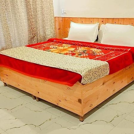 Hotel Seraj International Маналі Екстер'єр фото