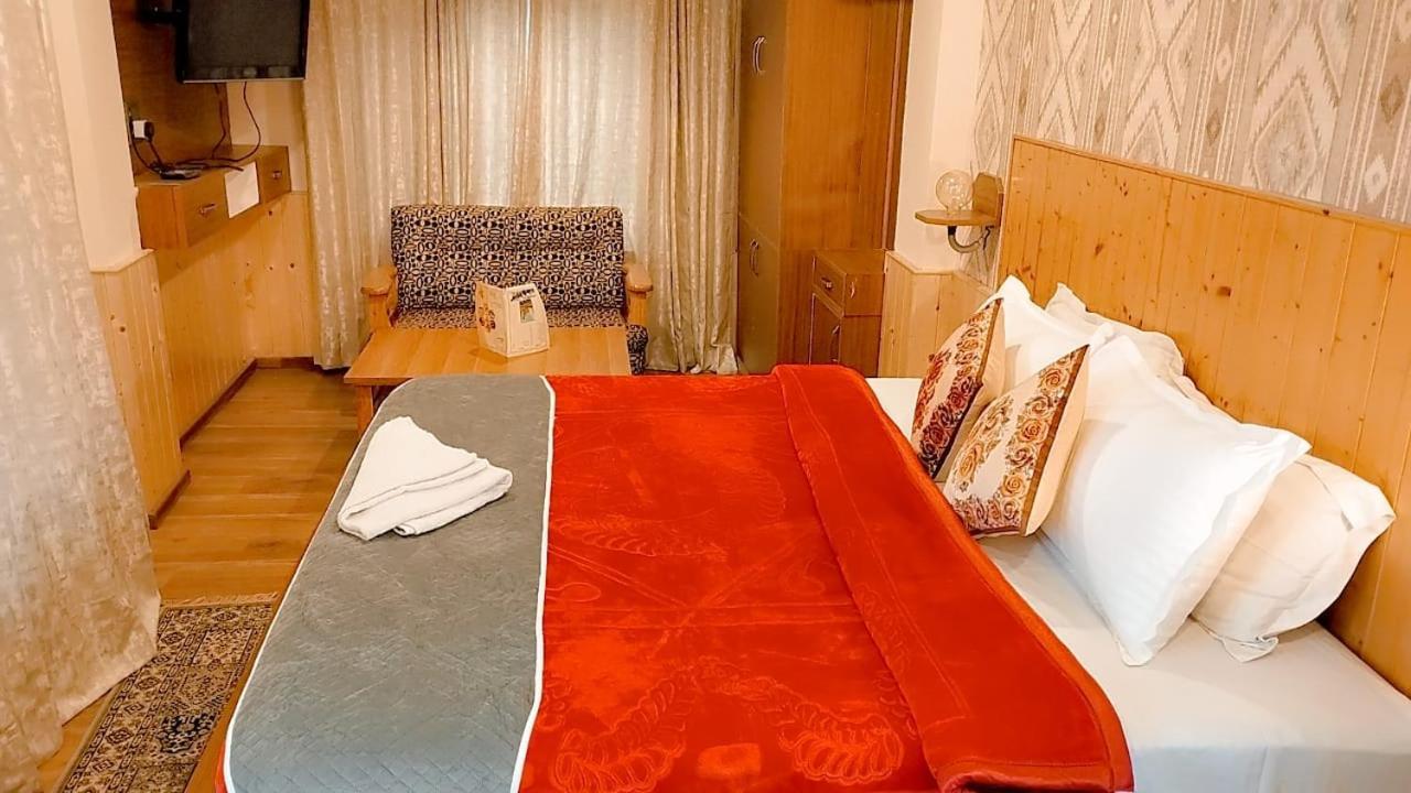 Hotel Seraj International Маналі Екстер'єр фото