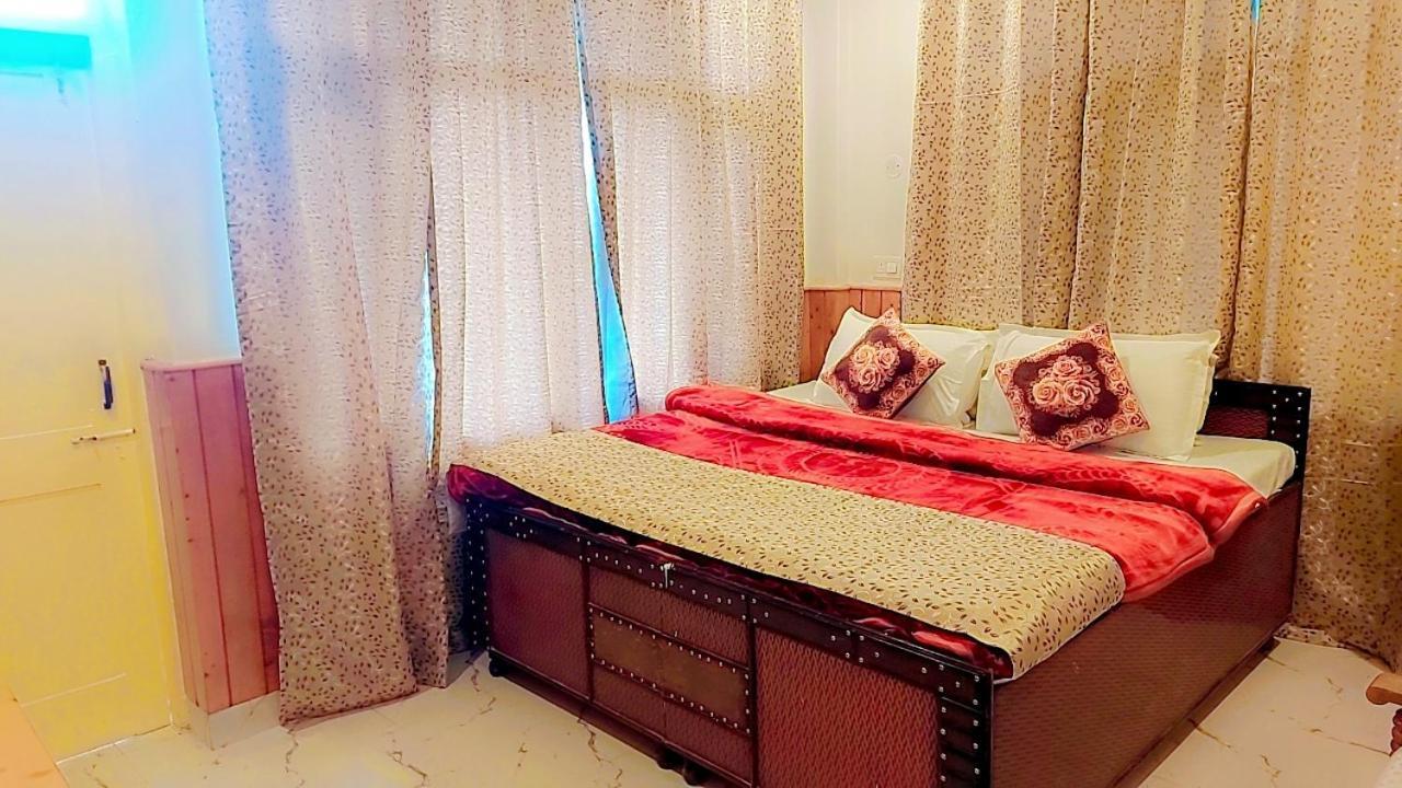 Hotel Seraj International Маналі Екстер'єр фото