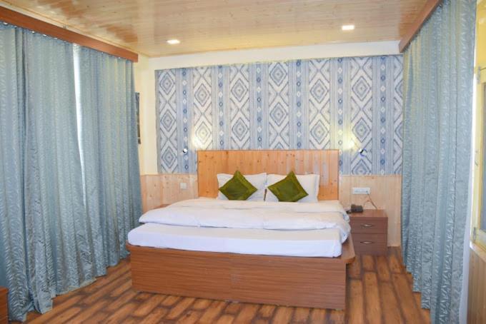 Hotel Seraj International Маналі Екстер'єр фото